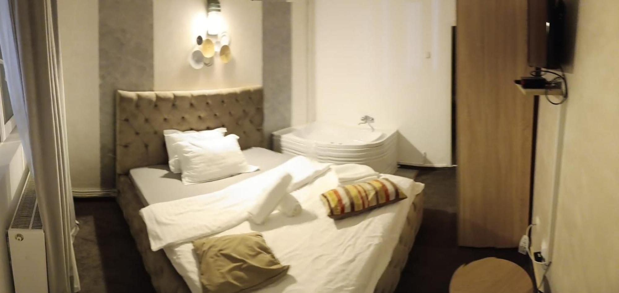 Hotel La Protap Călimăneşti Zewnętrze zdjęcie
