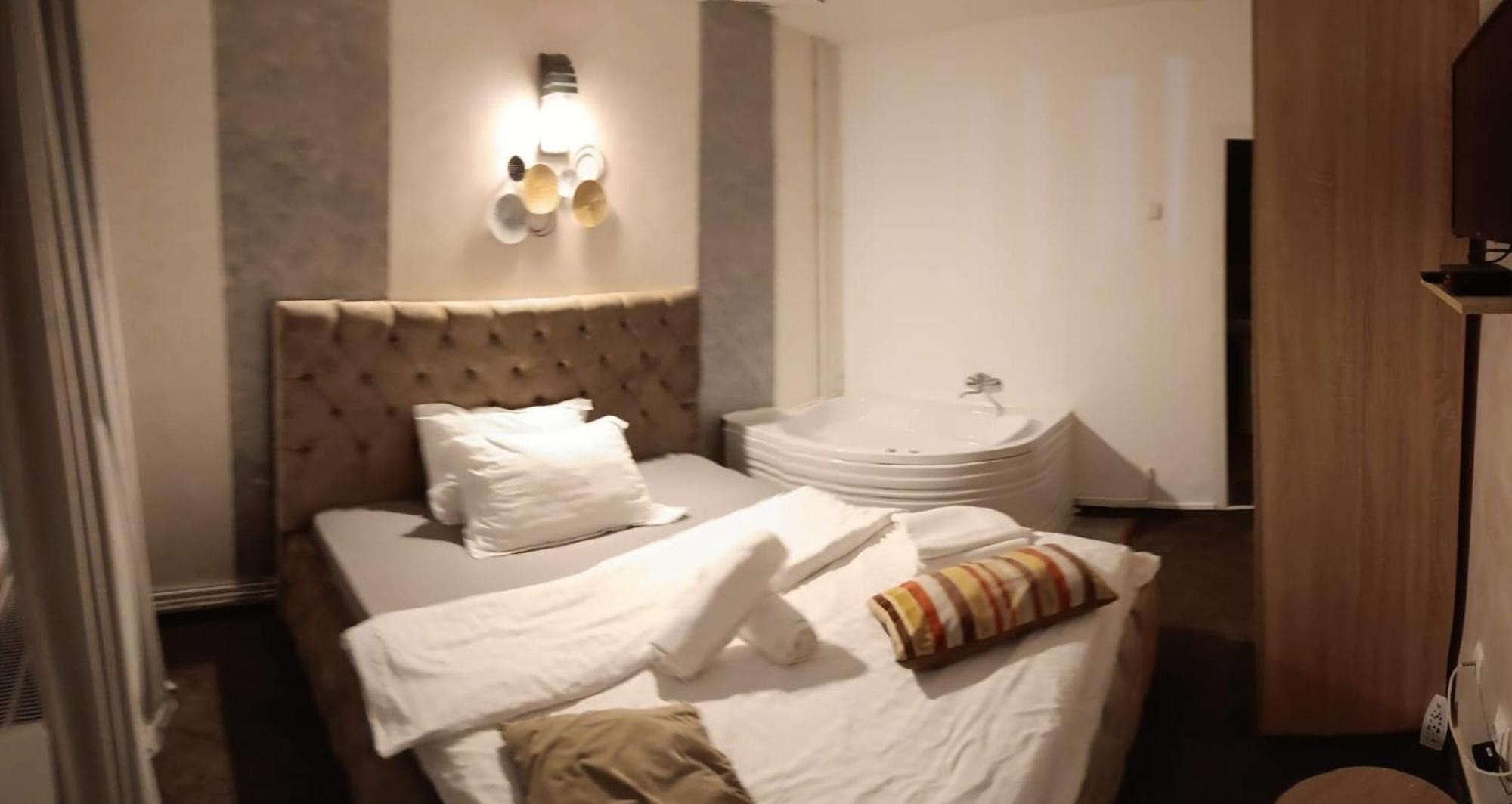 Hotel La Protap Călimăneşti Zewnętrze zdjęcie